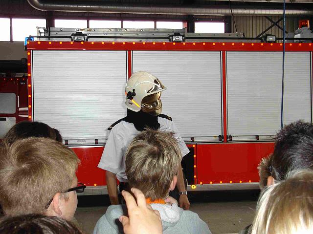 Bart_jozefschool_brandweer_groep6_15_juni_2007_tmp_009.jpg